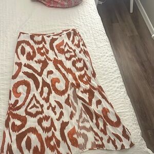 H&M A-Line Skirt Rust and White tribal print with front slit